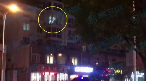 拉窗帘吃瓜,揭秘窗帘背后的生活百态